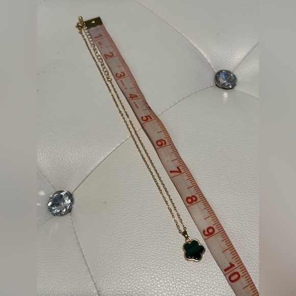 Clover Green and Gold 5 Motif Bracelet Charm Necklace Stud Earrings Set New - Picture 9 of 9